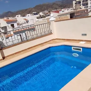 atico-con-piscina-privada-en-el-corazon-de-nerja.1costadelsol.com/